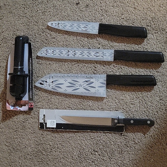 Knife Set (With Knife Sharpener) - Picture 2 of 4